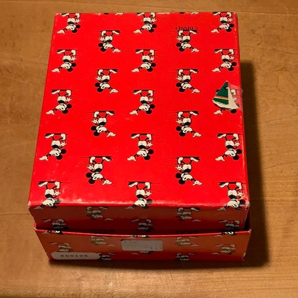 Mickey Mouse 60th Anniversary watch - Picture 10 of 11